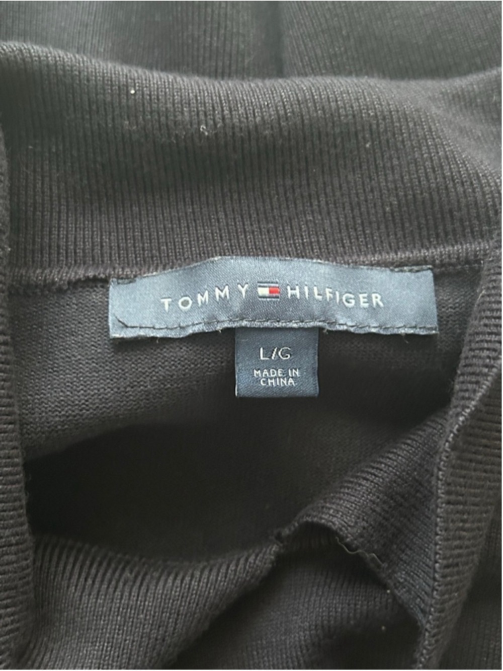 Tommy Hilfiger Navy Crew Neck Sweater Gold Button Shoulder Size L - Picture 8 of 11